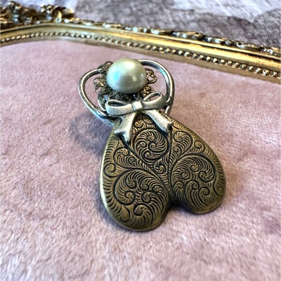 Vintage Angel Brooch With Faux Pearl Intricate Heart Design Antique Brass Finish - Picture 5 of 9